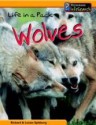 Life in a Pack: Wolves (Animal Groups) - Richard Spilsbury, Louise Spilsbury