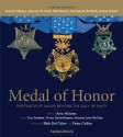 Medal of Honor: Portraits of Valor Beyond the Call of Duty [With DVD] - Peter Collier, Nick Del Calzo