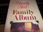 Family Album (G K Hall Large Print Book Series) - Danielle Steel