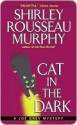 Cat in the Dark (Joe Grey #4) - Shirley Rousseau Murphy