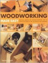 Woodworking Made Easy: Practical Designs for Wooden Furniture, with 18 Step-By-Step Projects and 360 Photos and Diagrams - Stephen Corbett