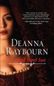 The Dead Travel Fast - Deanna Raybourn