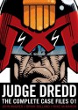 Judge Dredd: The Complete Case Files 01 - John Wagner, Pat Mills, Carlos Ezquerra, Mike McMahon