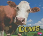 Cows (Pebble Plus: Farm Animals) - Sheri Doyle