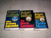 Robert Ludlum - (Set of3) - Not a Boxed Set (The Bourne Supremecy - 1986 / The Icarus Agenda - 1988 / The Farsifal Mosaic - 1982) - Robert Ludlum