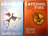 Hunger Games Book 2 and Book 3 : Catching Fire / Mockingjay (2 Book Set) - Suzanne Collins