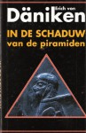 In de schaduw van de pyramiden - Erich von Däniken