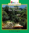 Living in the Forest - Donna Loughran, Nanci R. Vargus