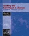 Teaching and Learning at a Distance: Foundations of Distance Education - Michael Simonson, Simonson, Albright, Sharon E. Smaldino