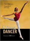 A Young Dancer: The Life of an Ailey Student - Valerie Gladstone, Jose Ivey