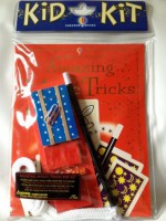 Amazing Magic Tricks Kid Kit Amazing Magic Tricks Kid Kit (Usborne Kid Kits) - Ben Denne
