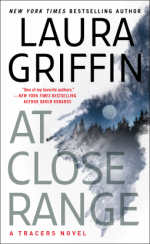 At Close Range (Tracers) - Laura Griffin