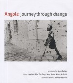 Angola: A Journey Through Change - Sean Sutton, Heather Mills, Tim Page