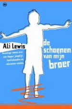 De schoenen van mijn broer - Ali Lewis, Marjet Schumacher