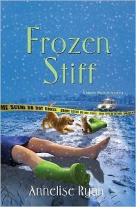 Frozen Stiff (A Mattie Winston Mystery #3) - Annelise Ryan