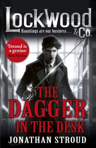 Lockwood & Co: The Dagger in the Desk  - Jonathan Stroud