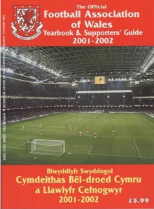 The Official Football Association of Wales Yearbook and Supporters' Guide 2000/2001 - John Robinson