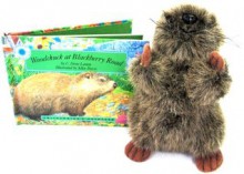 Woodchuck at Blackberry Road - a Smithsonian's Backyard Book (Mini book with stuffed toy animal) - C. Drew Lamm, Allen Davis