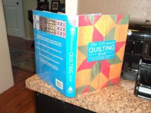 The Ultimate Quilting Book: Over 1,000 Inspirational Ideas and Practical Tips - Maggi McCormick Gordon