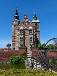 Walking around Rosenborg Castle (Photo Gallery): (Photo Books,Photo Album,Photo Big Book,Photo Display,Photo Story,Photo Traveler,Travel Books,Travel Photos) - John Parker