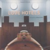 Love Hotels: The Hidden Fantasy Rooms of Japan - Misty Keasler, Rod Slemmons, Natsuo Kirino